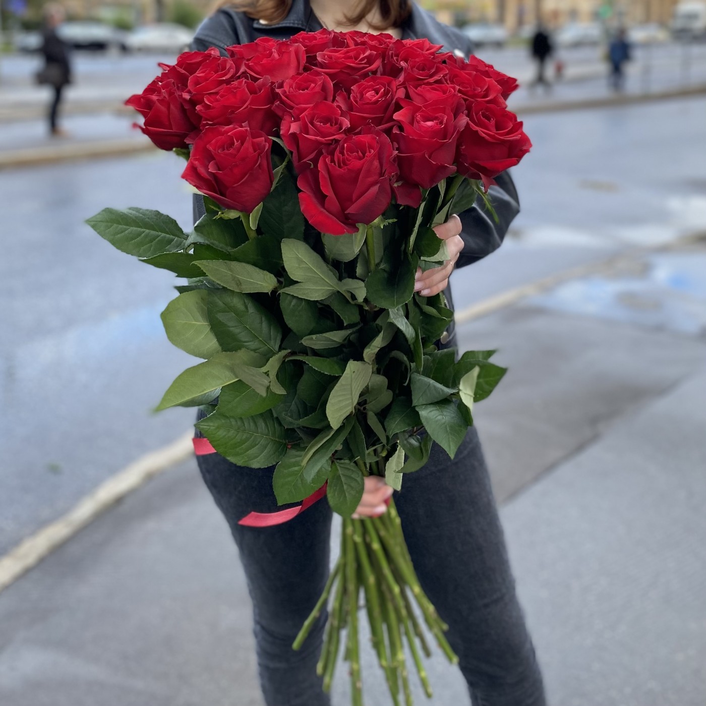 25 красных роз Эвер Ред 80 см